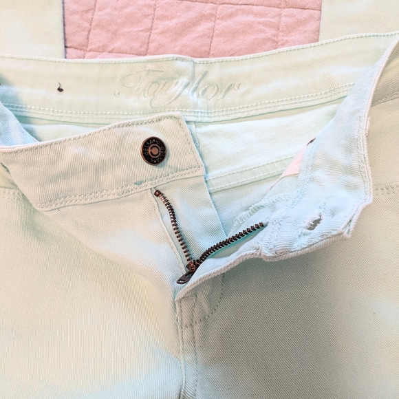 Delia's Taylor Crop Pant/ Jean - Picture 2 of 5